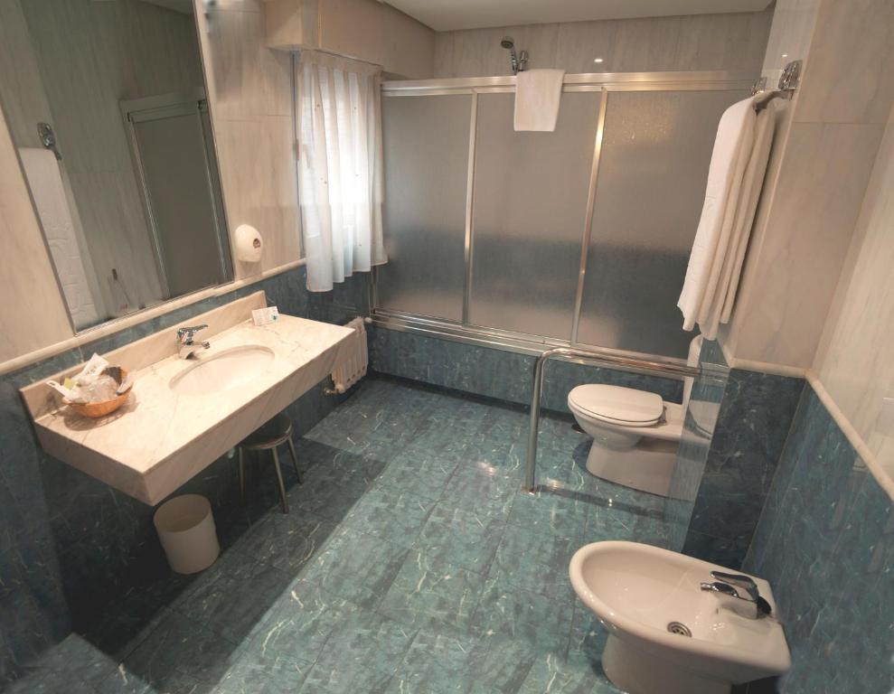 Double or Twin Room,1207833637:JPEG